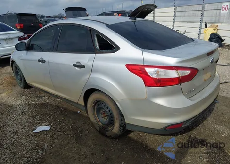 2014 Ford Focus S z USA, uszkodzony, nr VIN 1FADP3E29EL220984